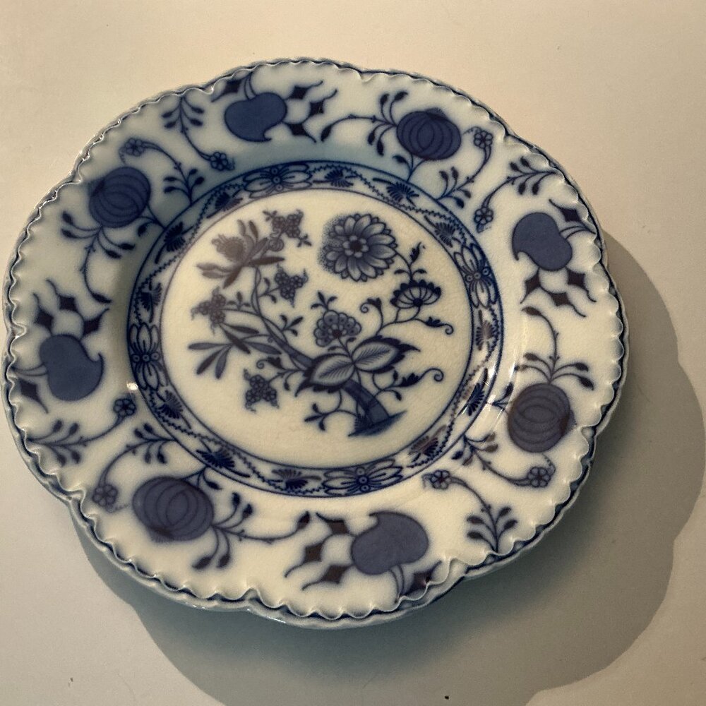 Blue Onion 10" Plate stamped Holland Johnson Bros England 1 edge chip